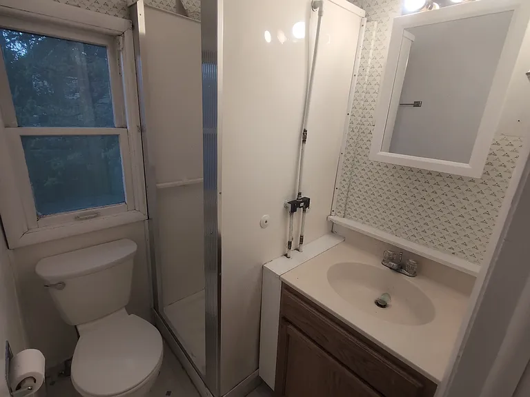 115 1st Ave SW #4 — Photo 9