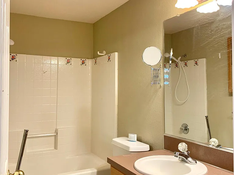 14605 NE 31st St — Photo 13