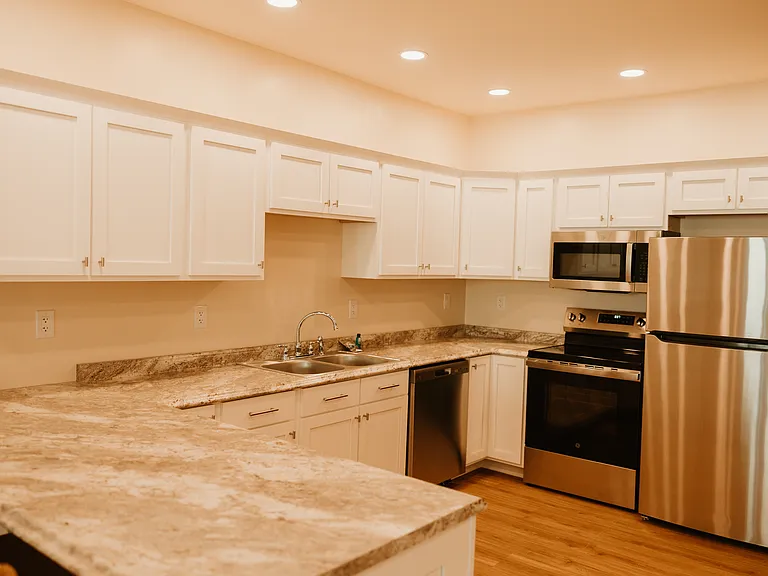 212 Main St #2 — Photo 4