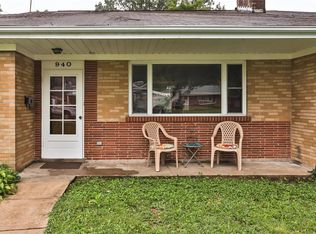 940 Wooster Dr, Saint Louis, MO
