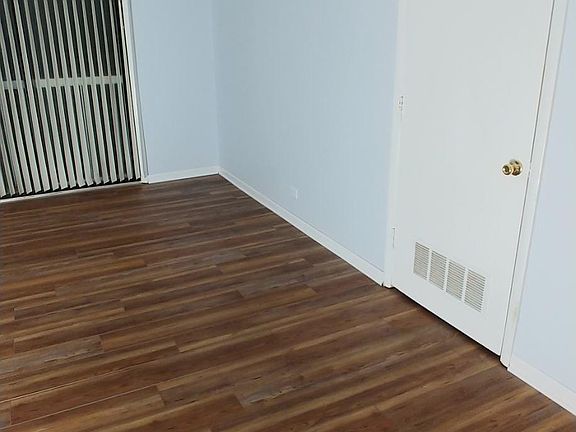 2nd image of 1970 Kenilworth Cir #F