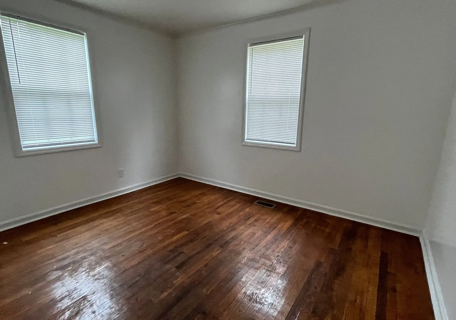 2221 Briarfield Rd. — Photo 4