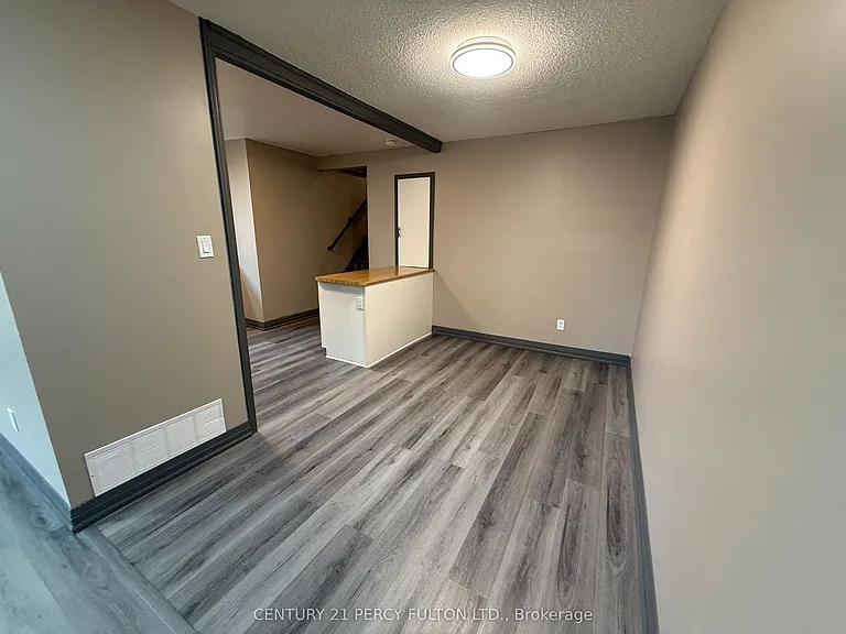 273 Coventry Ct — Photo 5