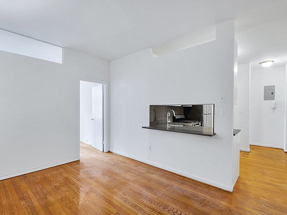 3rd image of 121 Madison Ave APT 3G
