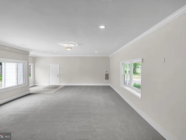 10911 Chandler Rd — Photo 22