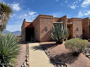 1381 W Desert Hills Dr, Green Valley, AZ 85622