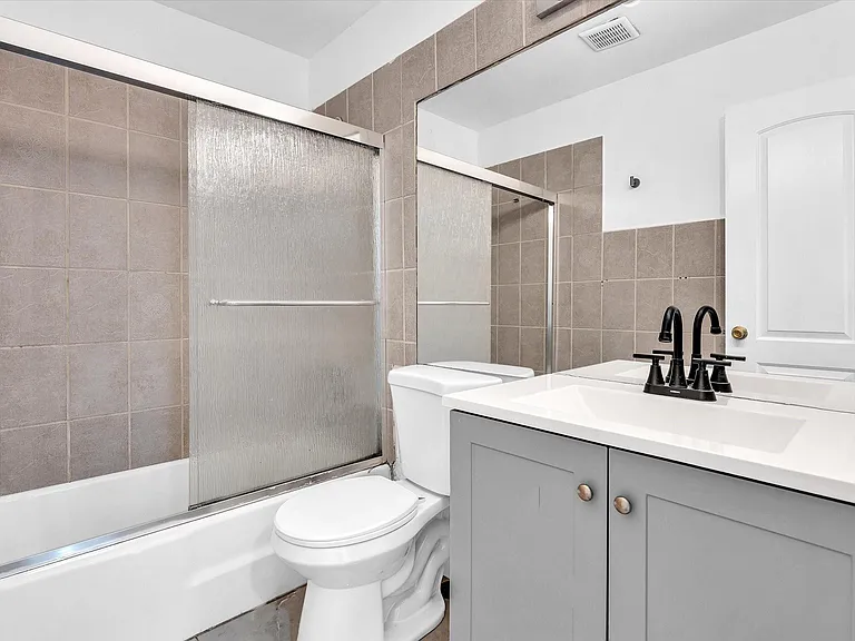 2451 SW 82nd Ave #108 — Photo 36