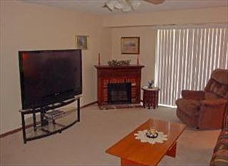 3rd image of 7650 W Lawrence Ave Unit 205
