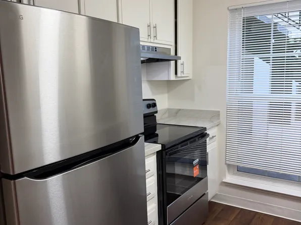 1931 California St APT 4, Mountain View, CA 94040