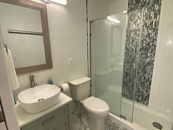 3rd image of 23 S Forest Beach Dr APT 335