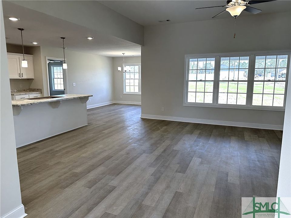 2nd image of 608 Belfast Loop