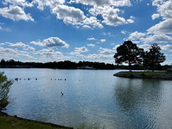173 Dogwood Ln, Urbanna, VA 23175