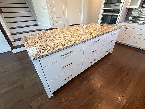 5th image of 1115 Sunset Ln