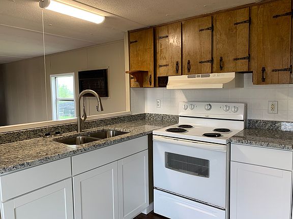 3rd image of 1085 Lincoln Way W APT 6
