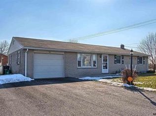 4125 Board Rd, Manchester, PA 17345