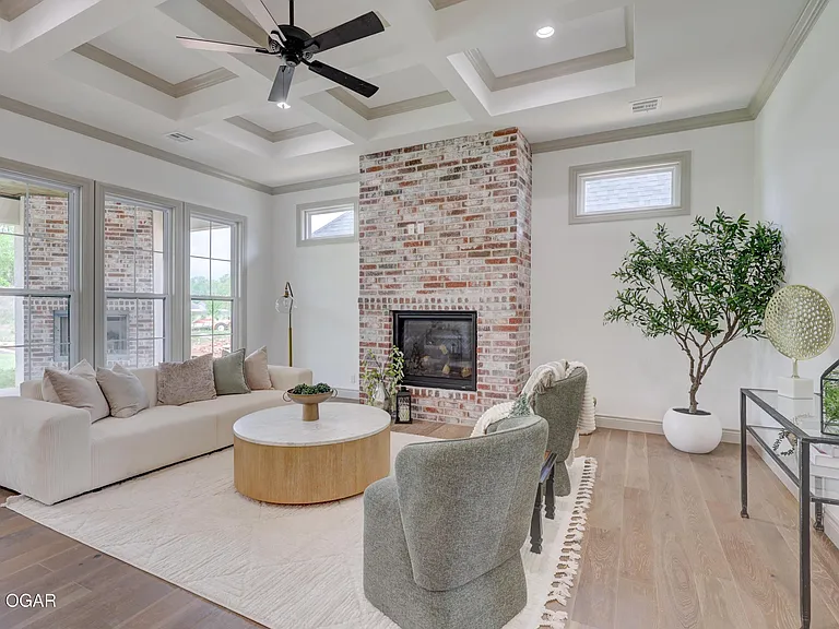 2520 S Cleveland Ave — Photo 3