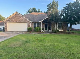 17 Cherryhill Cv, Little Rock, AR 72211
