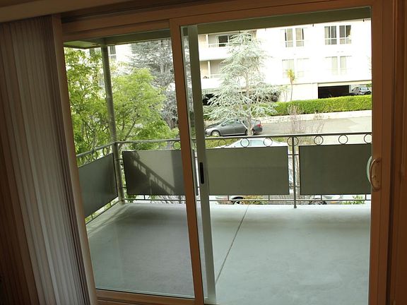 5th image of 1308 Palos Verdes Dr APT 12