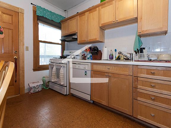 3rd image of 6 Colliston Rd #1