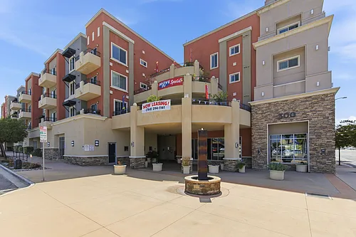 City Plaza Apartments Photo 1