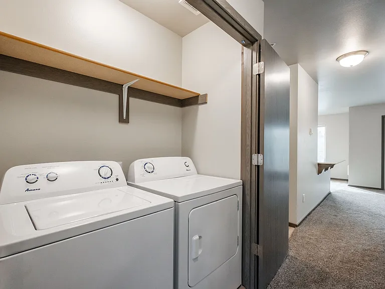 Jefferson Terrace Apartments — Photo 34