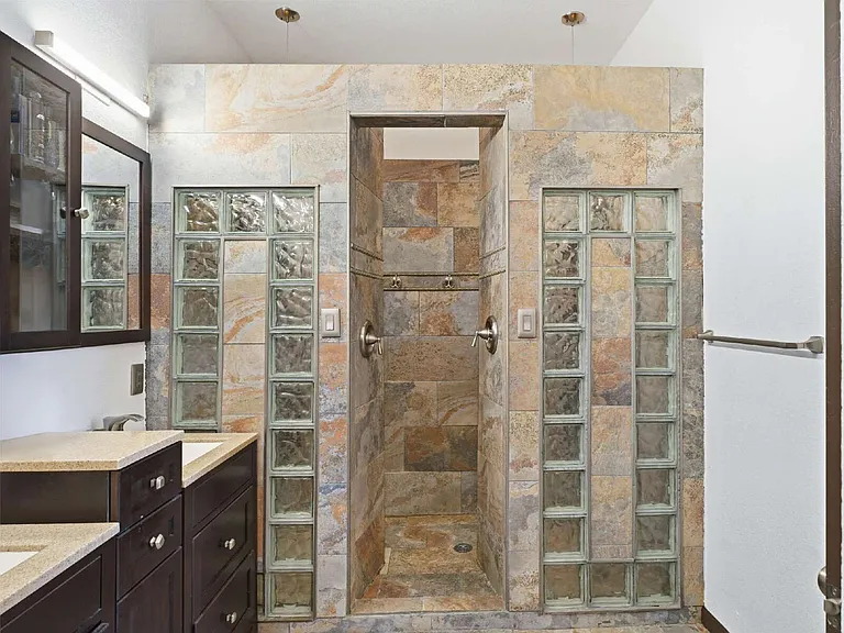 1039 Wood Brook Dr — Photo 20