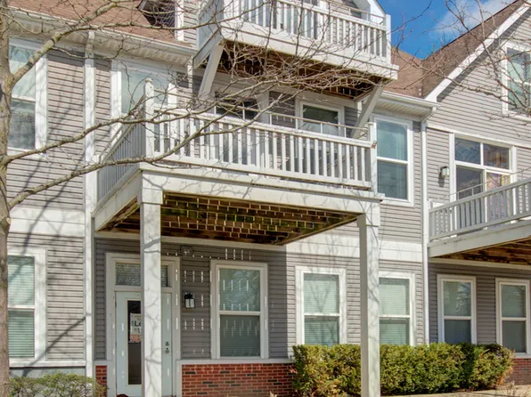 1700 Simms St #1700, Aurora, IL 60504