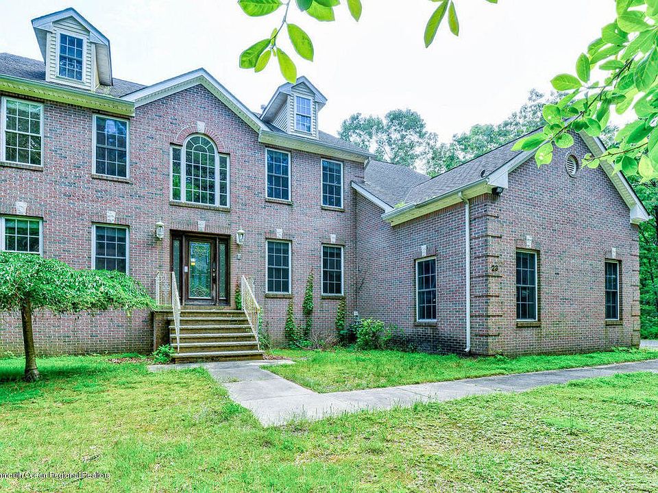 1st image of 23 Hidden Pines Dr