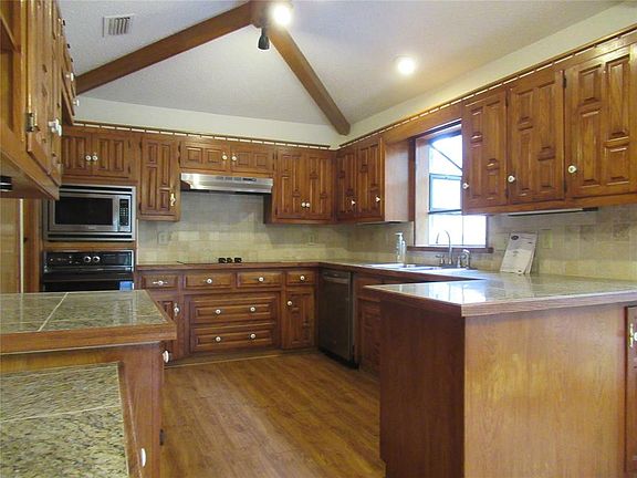5th image of 3009 Cross Timbers Ln