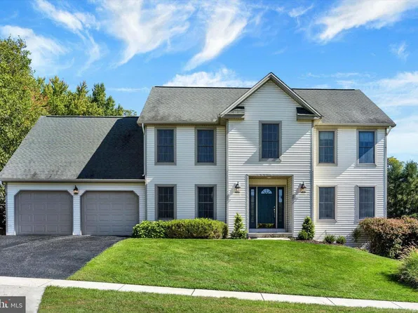410 Hemlock Dr, New Cumberland, PA 17070