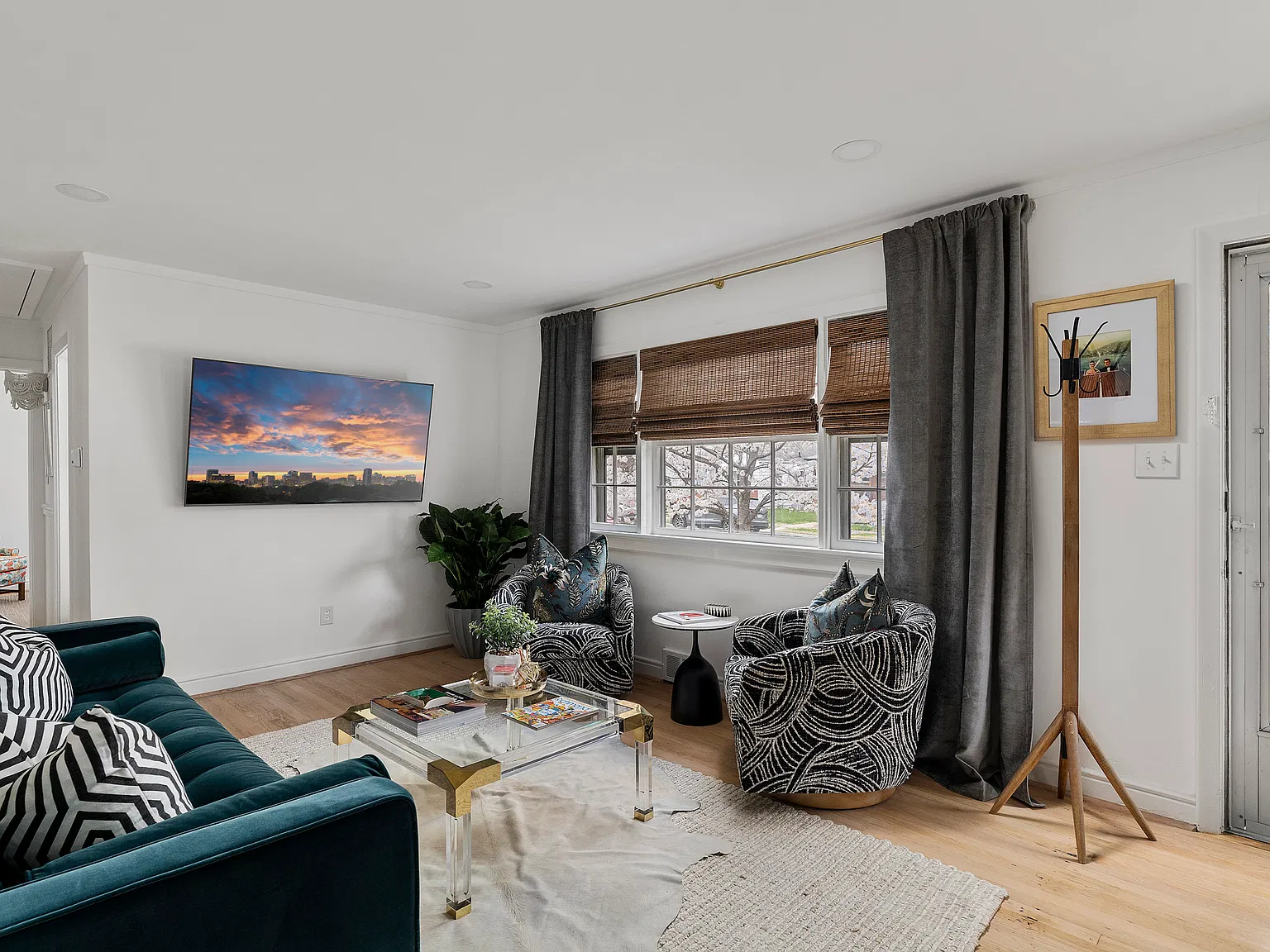 3 bed, 1286 sqft, $2,850 — Photo 4