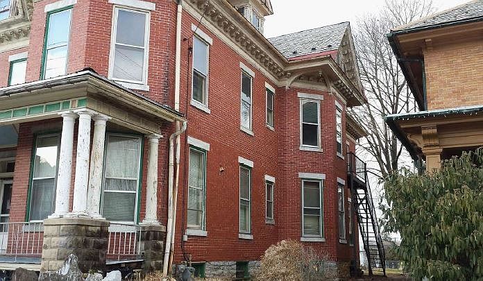 2nd image of 223 E Main St