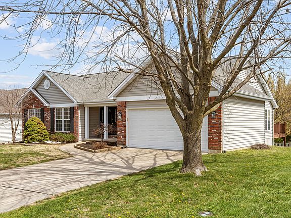 3rd image of 1376 Shelby Point Dr