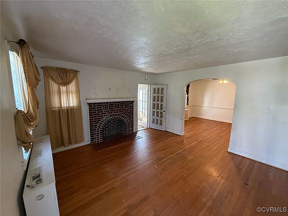 3rd image of 1640 Lamar Ave