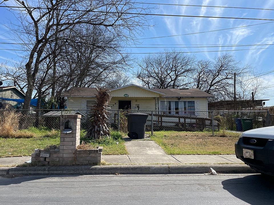 1st image of 726 Drury Ln