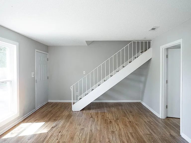 2398 Winston Way — Photo 16