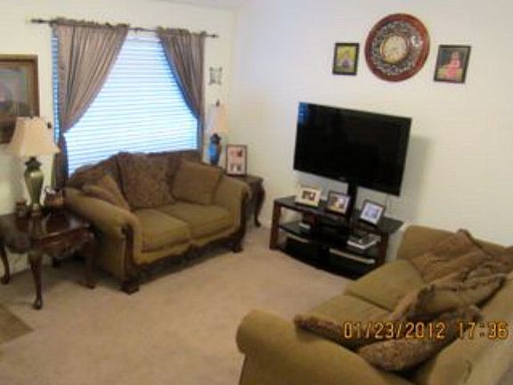 4th image of 160 Arnold Dr