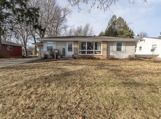 1017 N Lexington Dr, Janesville, WI 53545