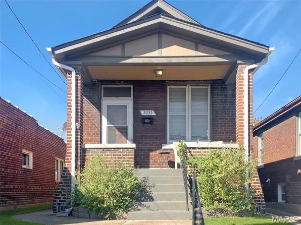 2235 Edwards St, Saint Louis, MO 63110