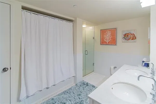 Sold by Century 21 Innovative Realty | media 53