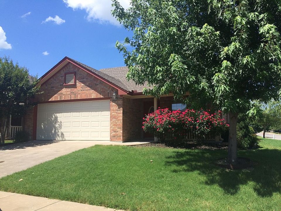 2nd image of 1000 Dawn Ct