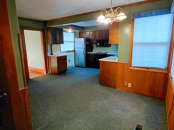 5th image of 102 E High St