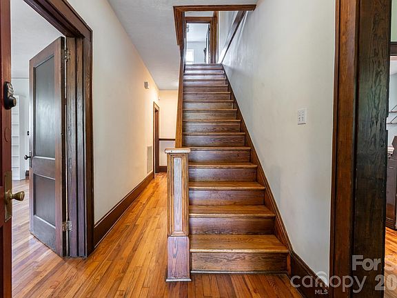 5th image of 3 Woodlawn Ave