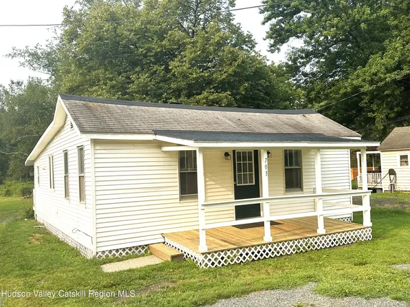 703 Us Route 20, New Lebanon, NY 12125