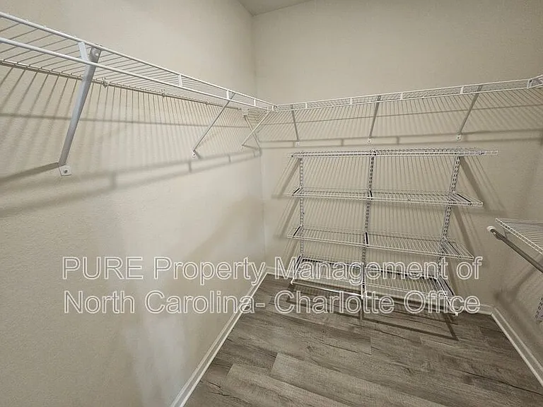 7015 Amberly Hills Rd — Photo 23