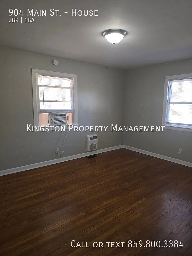 Charming 2 bedroom house now available! — Photo 2