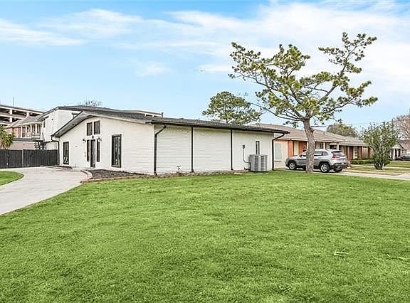 3rd image of 4200 Lake Villa Dr