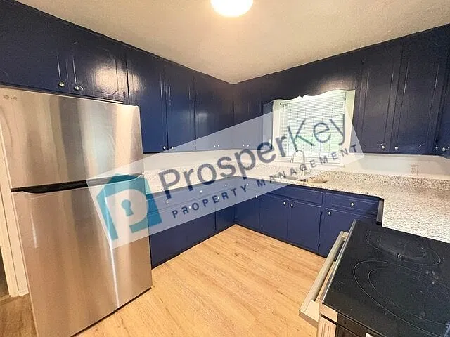 2215 Biltmore Ave — Photo 2