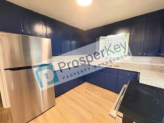 4th image of 2215 Biltmore Ave