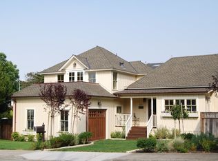 227 Willow St, Pacific Grove, CA 93950